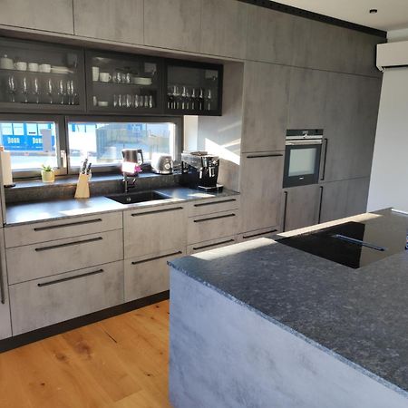 Luxurioeses Penthouse Mit Blick Auf Die Uno-City Und Dem Kaiserwasser. 3Schlafzimmer, 2 Baeder, Privat Lift Ins Apartment Wenen Buitenkant foto