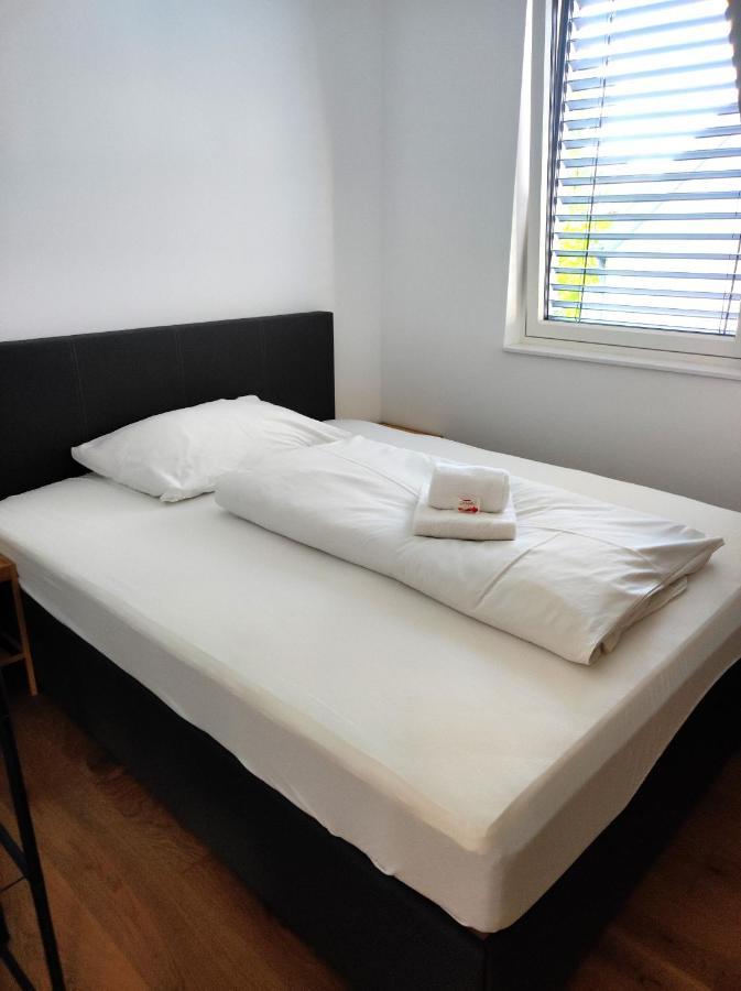 Luxurioeses Penthouse Mit Blick Auf Die Uno-City Und Dem Kaiserwasser. 3Schlafzimmer, 2 Baeder, Privat Lift Ins Apartment Wenen Buitenkant foto