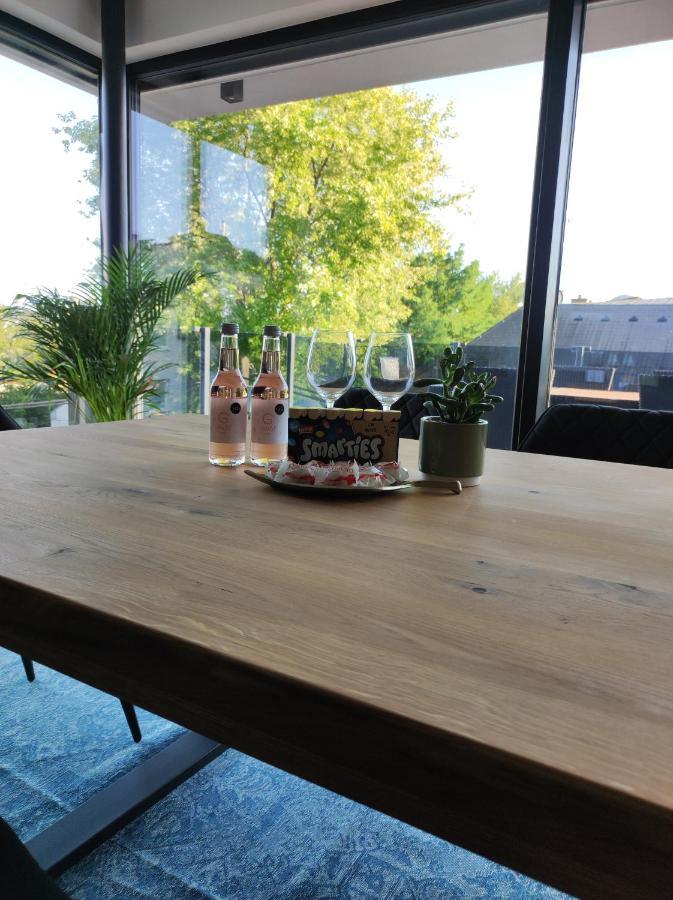 Luxurioeses Penthouse Mit Blick Auf Die Uno-City Und Dem Kaiserwasser. 3Schlafzimmer, 2 Baeder, Privat Lift Ins Apartment Wenen Buitenkant foto